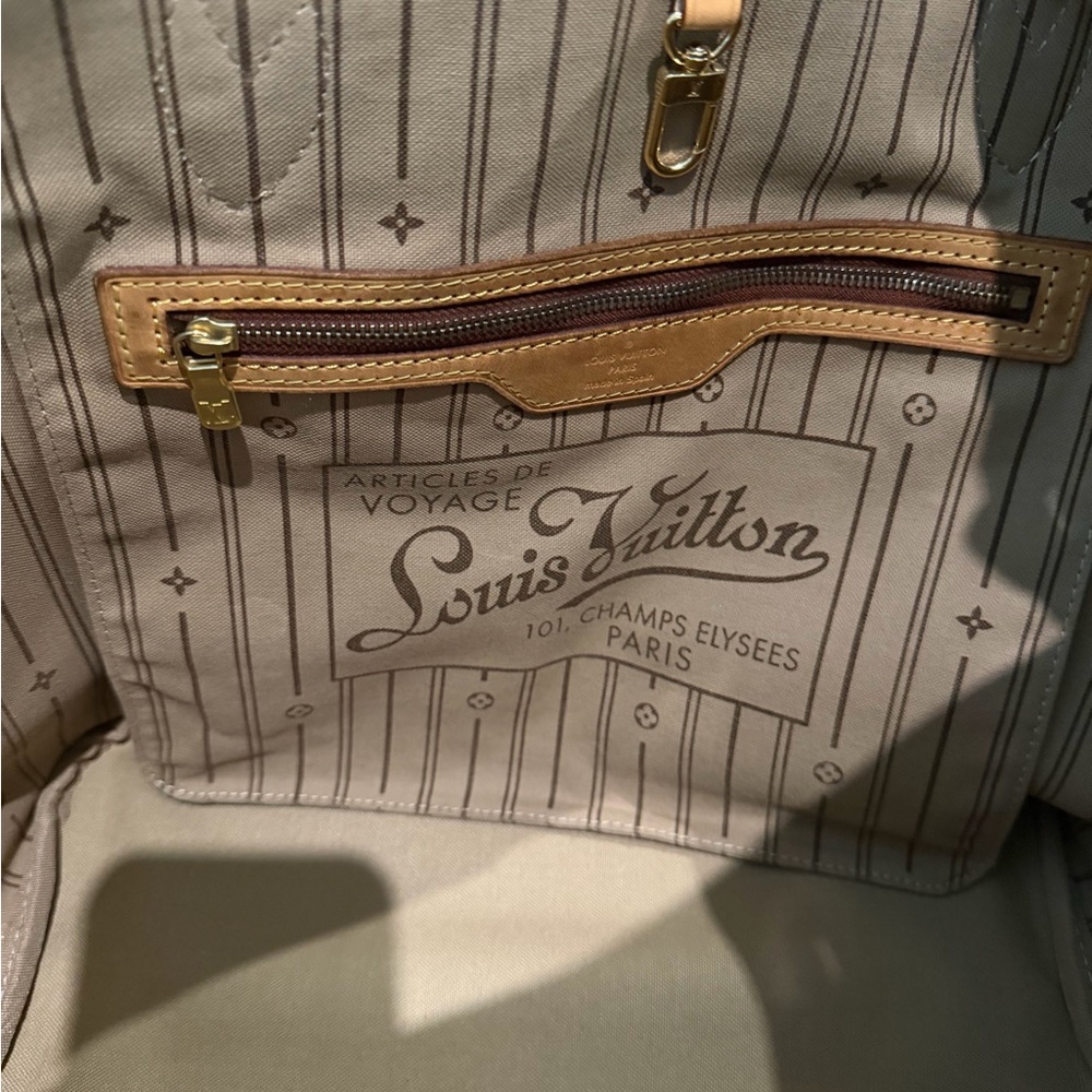 Louis Vuitton Monogram Canvas Neverfull MM - Picture 7 of 13